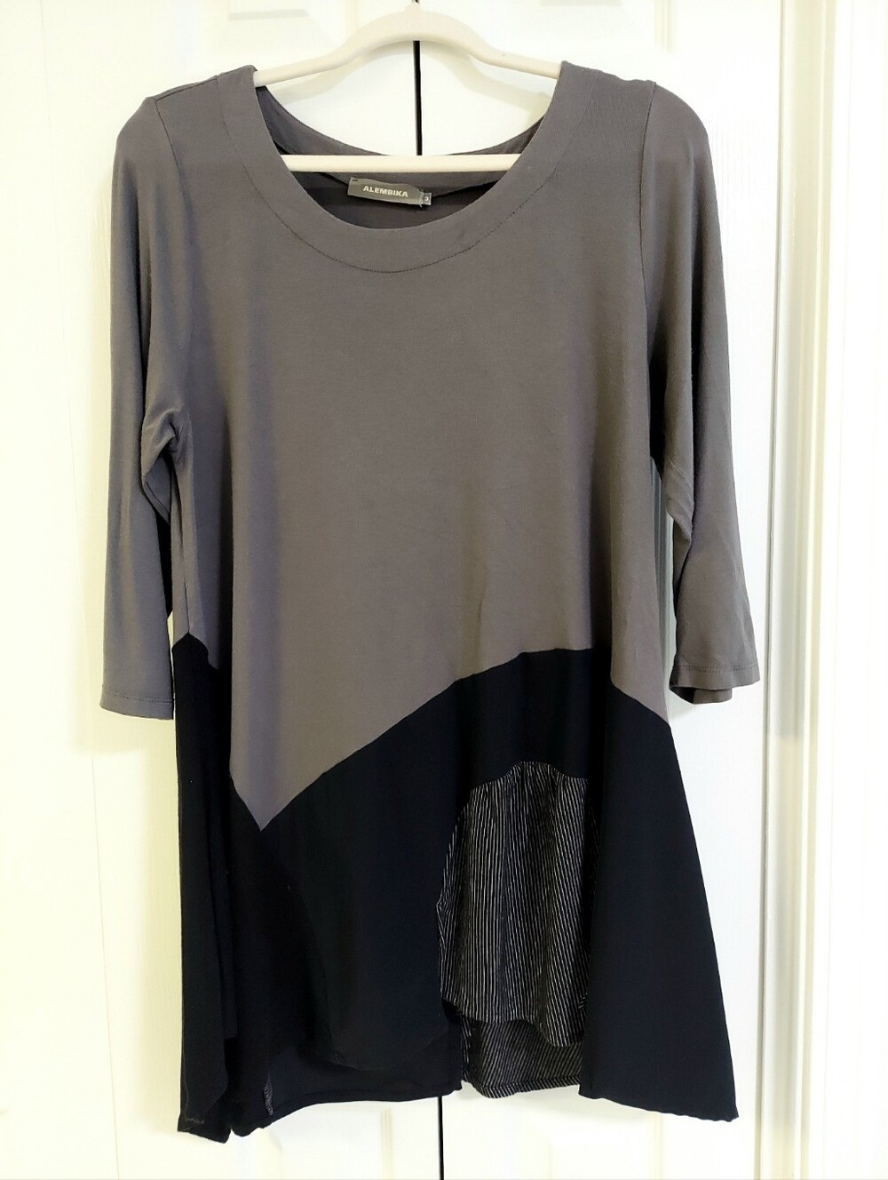 Alembika Tunic, Size XL, Gray Black, Asymmetrical Hemline